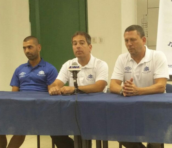 קלינגר, הוכנבוים וטועמה במסיבת העיתונאים (מיכאל וייסרמן)