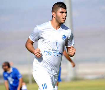 במדים של שעריים ב-3 השנים הבאות. יצחק (רולנדי ברנשטיין)