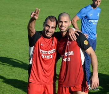 חוזר להרצליה. זיאדה (משמאל) (אמיר אזון)