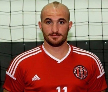 בעונה הבאה במדים הכתומים של ראשון. פיצ'חדזה (עמוד הפייסבוק הרשמי)