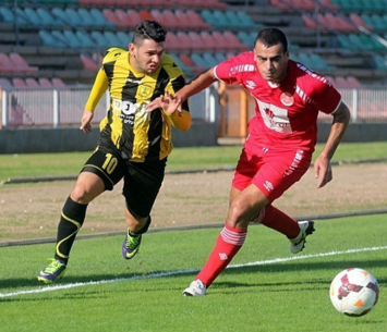 החתמת ענקית למאור. רביבו (בצהוב) (לירן דורף)