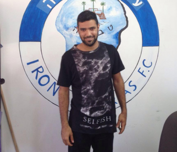 ברזני במעמד החתימה