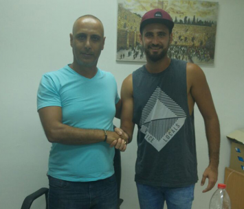 דור דוידי במעמד החתימה