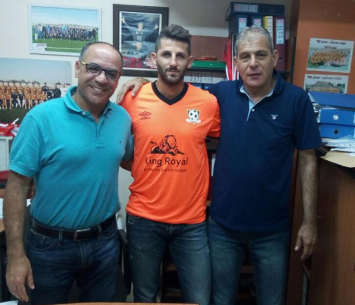 החתמה משמעותית נוספת לאוהד בוזגלו. חמו במעמד ההחתמה