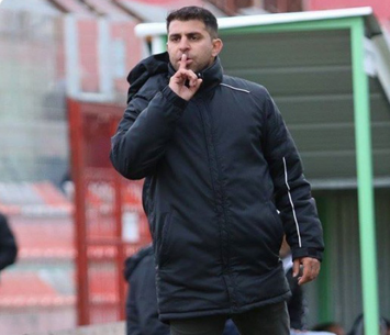 לא מוכן לעבוד בהתנהלות שכזו. שלמה (עודד חסין)