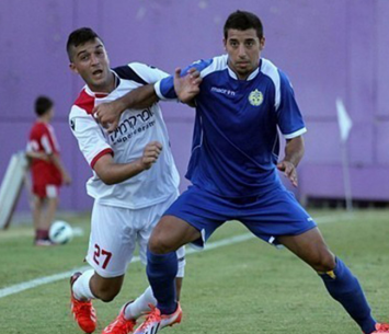 רצוי מאוד בדימונה. עמוס (בכחול) (לירן דורף)