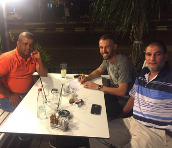 מהראן אבו ריא במעמד החתימה