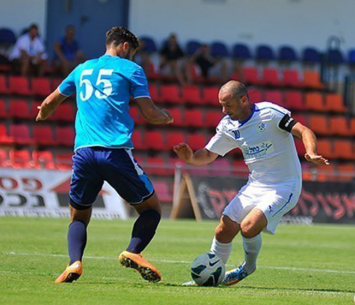 הסמל הגדול של המועדון בדרך החוצה (ארנון לוי)