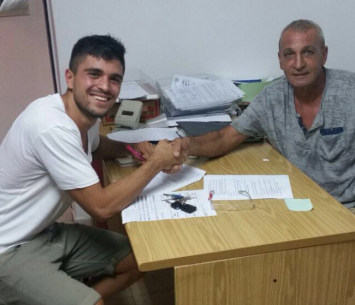 אזולאי במעמד החתימה