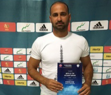 עובר לקווים. בן סימון