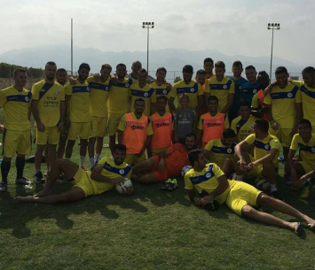 יקבלו קצת נחת? שחקני דימונה (פייסבוק אוהדי מ.ס. דימונה)