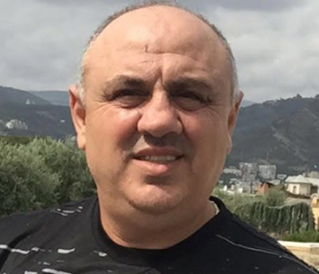 מגיע לפרוייקט באשקלון. שטשווילי