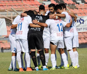 שחקני 'קביליו'. יוכיחו מי הקבוצה הטובה בעיר? (לירן דורף)