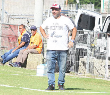 מומו ניסטל (שלומי גבאי)