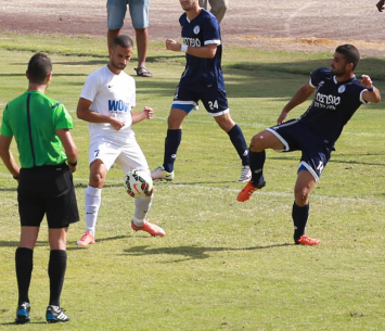 אהוד מערבי ולירון אלימלך מנסים להשיג את הכדור (קובי פורטל)