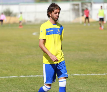 המאמן רוצה לשחררו, ההנהלה רוצה להשאירו. חסן (עדי מלול)