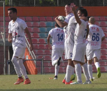 שחקני יפו חוגגים ניצחון ענק על כפר שלם