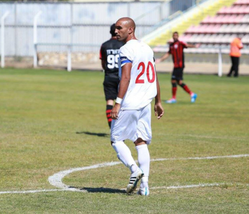 סיים את דרכו בהרצליה. ז'אן (קובי פורטל)