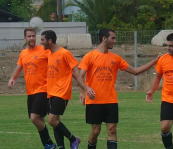 המשחק הופסק בגלל חוסר ערך ספורטיבי. שחקני פרדס כץ (אלי שמואלי)