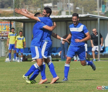 יקבל את ברכת הדרך? עקיבא (אבי רביבו)