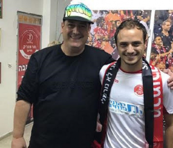 ירוחם במעמד החתימה