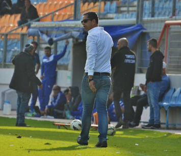 פותח את הפה. טייב (אבי רביבו)