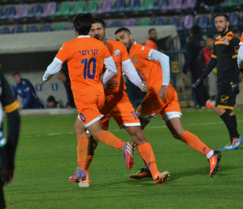 אוהד קדוסי חוגג מול עפולה (אבי רביבו)