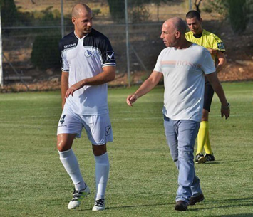 יצאו להגנתו. אייל לחמן (אבי רביבו)