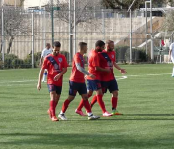 חוגגים ניצחון. שחקני ספורטינג ת