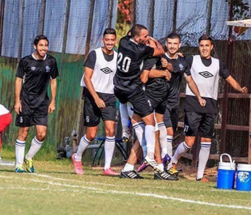 בימים שמחים יותר. שחקני הוד השרון (יוסי סוריק)