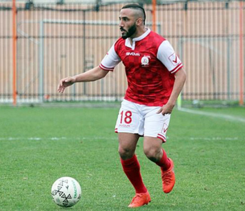 מגיע במרץ מלא. עטיה (לירן דורף)