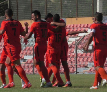 רוצים את המקום השלישי. שחקני כפר שלם