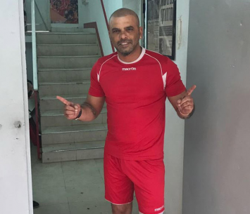 חוזר לכר הדשא. אייל גולן