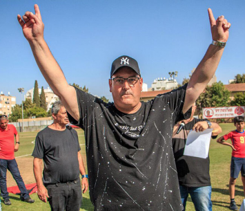 עשה את זה ובענק. סגל (יוסי סוריק)