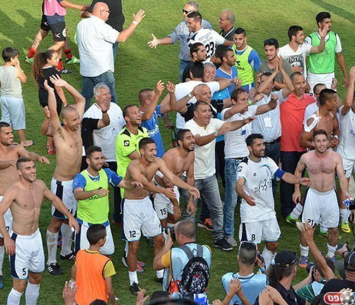 שחקני טבריה חוגגים את העלייה ההיסטורית (קובי פורטל)