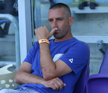 מאמן טבריה. אילן סויסה (עודד חסין)