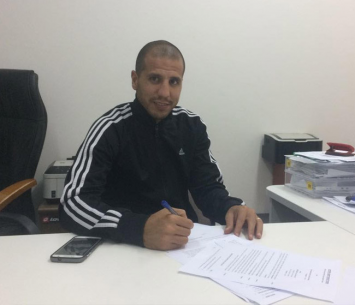 יקיר שינה במעמד החתימה