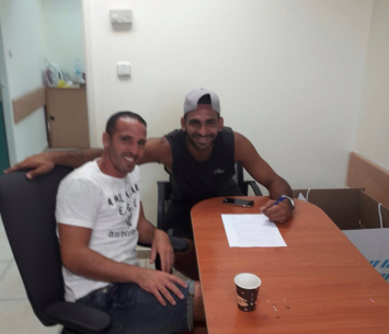 חיזוק חשוב לחוד ההתקפה. כליפה במעמד החתימה