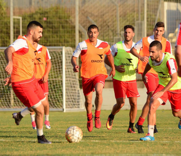 מצאו אצטדיון ביתי לעונה הקרובה. שחקני 