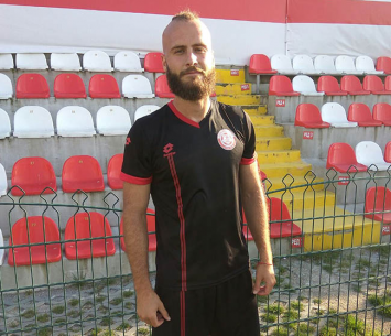 הרשים וחתם. קאפור