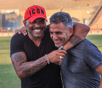 גולן יחד עם יחזקאל (יוסי סוריק)