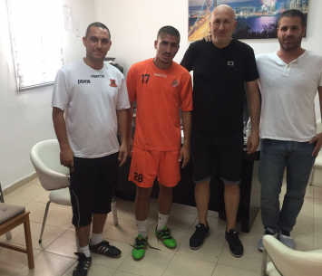 החלוץ במעמד החתימה