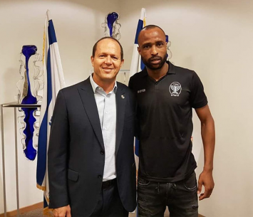 אבו בילאל יחד עם ראש עיריית ירושלים ניר ברקת