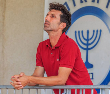 אריק בנאדו (יוסי סוריק)