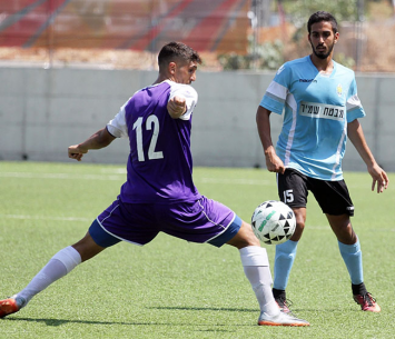 בקבוצות זועמים על שעת המשחק (לירן דורף)