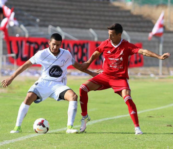 עומר בוארון בניסיון להשיג את הכדור (עודד חסין)