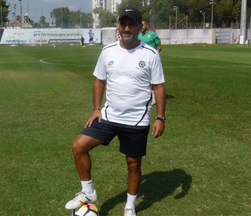 מצפה ליותר. סירוטקין (אלי שמואלי)