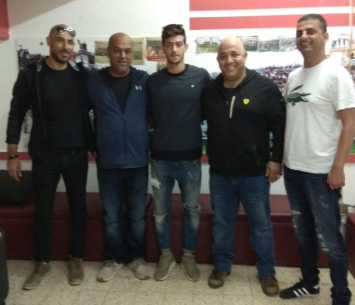 אילון אלימלך במעמד החתימה