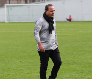 חיים לוי. איך הוא יכול לעבוד בצורה כזו?