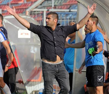 עומד בציפיות. קרגולה (לירן דורף)